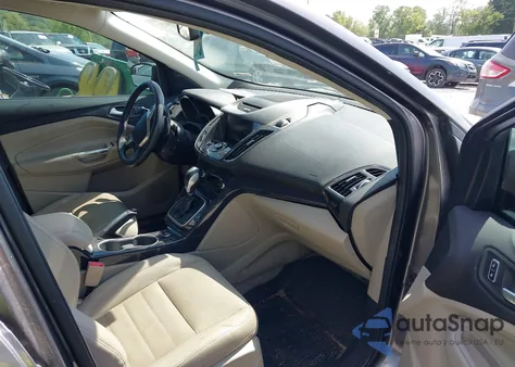 2014 Ford Escape Titanium из США, поврежденный, VIN 1FMCU0J9XEUA53301